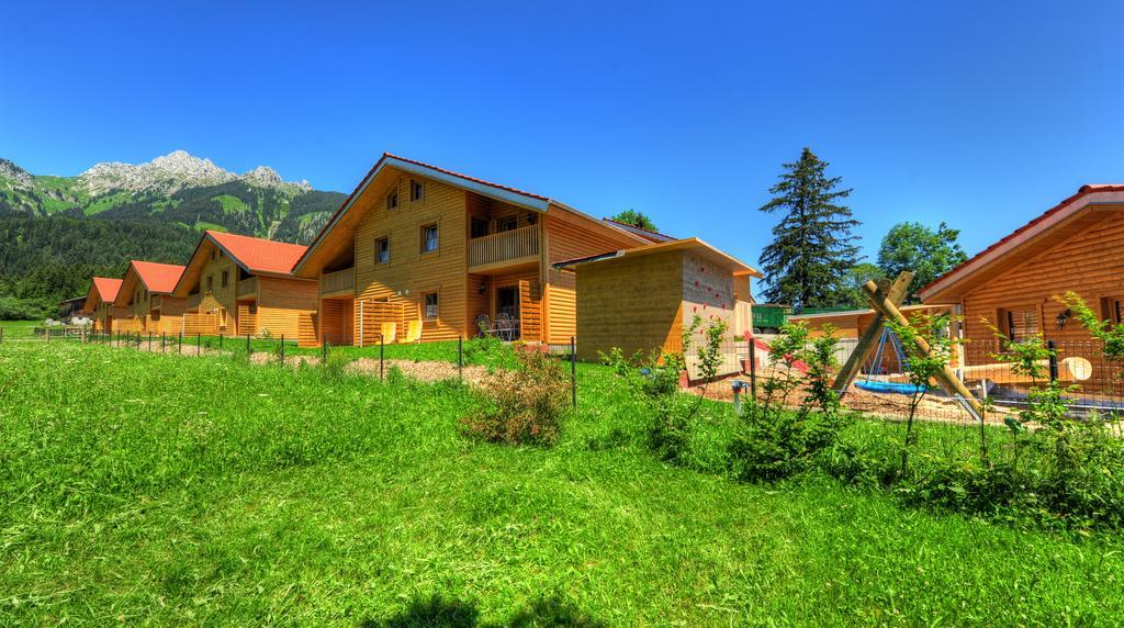 Feriendorf Am Hahnenkamm Reutte Exteriör bild