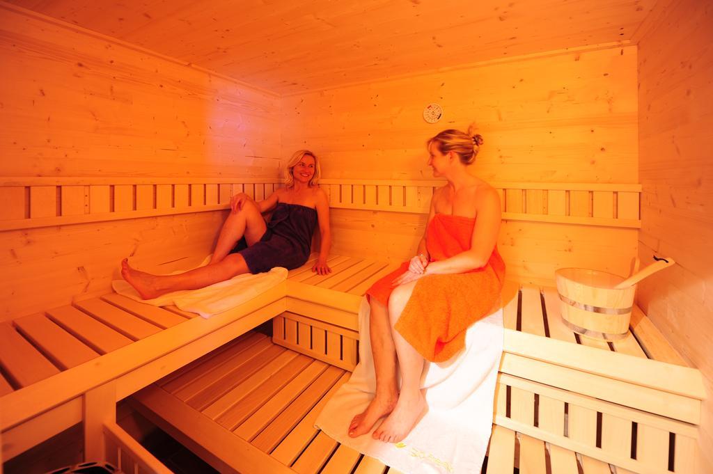 Feriendorf Am Hahnenkamm Reutte Rum bild